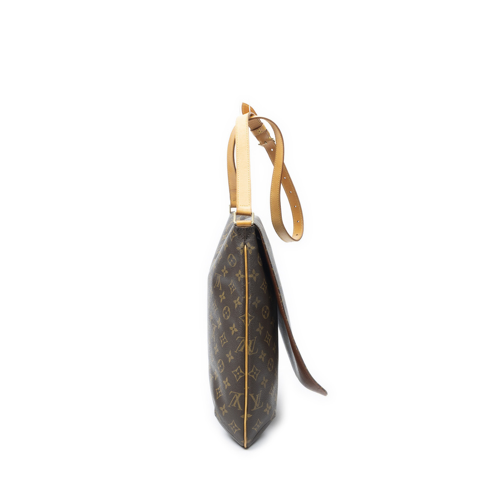 Louis Vuitton Musette - Picture 4 of 10